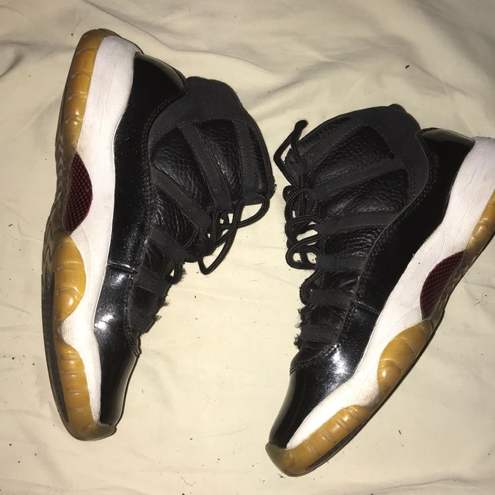 Jordan 11s - Picture 4 of 6